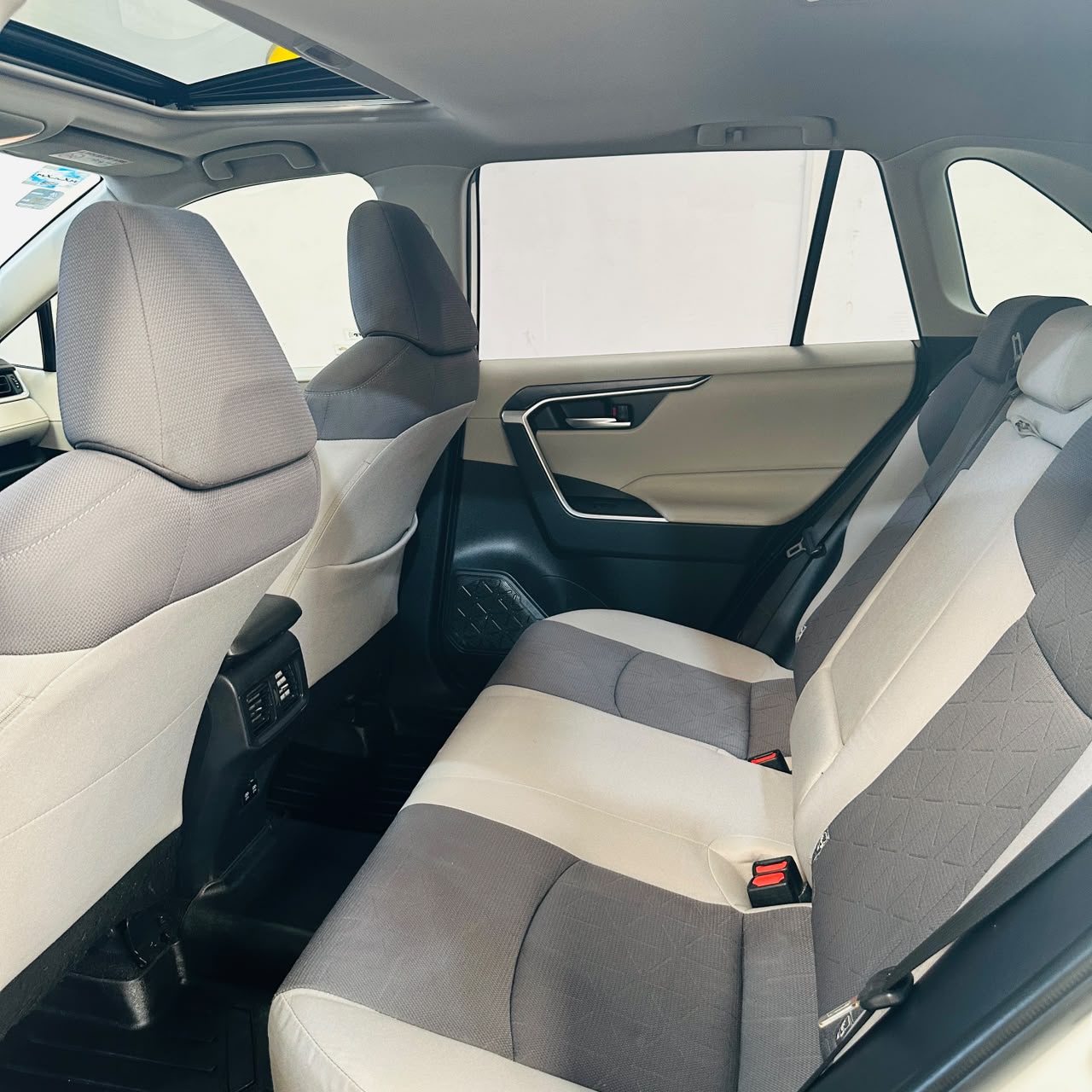 TOYOTA RAV4 XLE AWD 2019 - Imagen 8