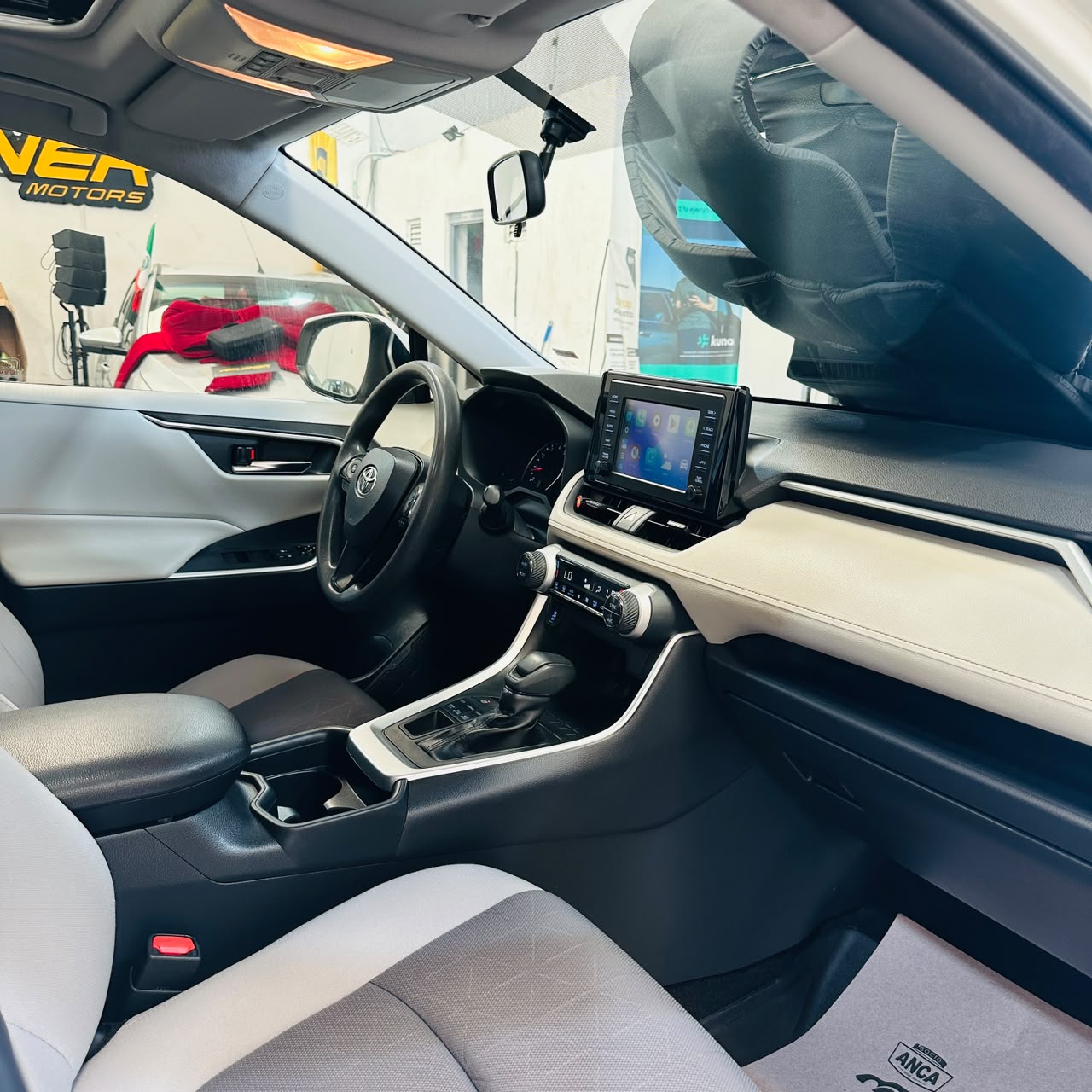 TOYOTA RAV4 XLE AWD 2019 - Imagen 12