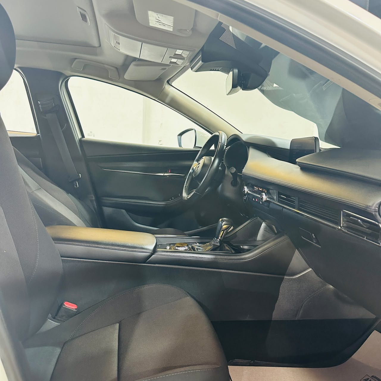 MAZDA 3 ISPORT 2023 - Imagen 16